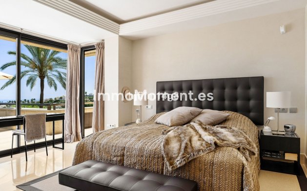 Resale - Apartment - Marbella - Nueva Andalucía