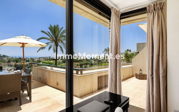 Resale - Apartment - Marbella - Nueva Andalucía