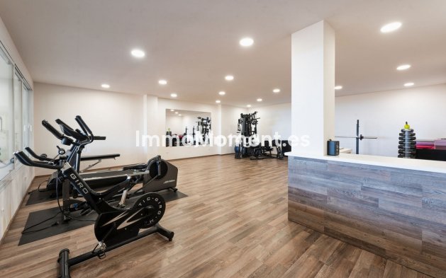 Resale - Apartment - Marbella - Nueva Andalucía
