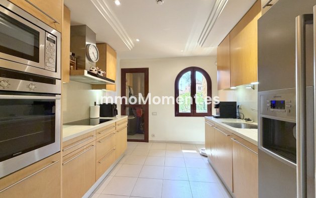 Wiederverkauf - Wohnung - Estepona  - Estepona Centro