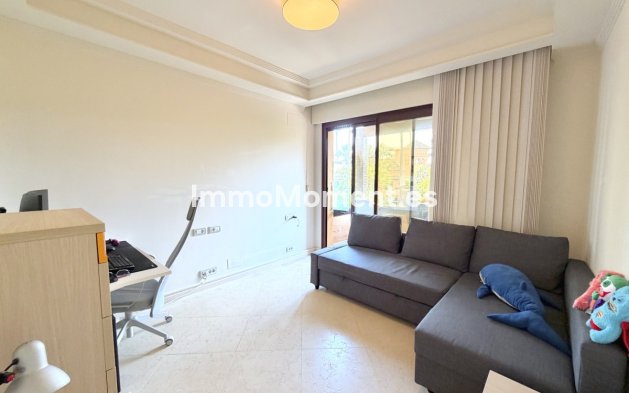 Wiederverkauf - Wohnung - Estepona  - Estepona Centro