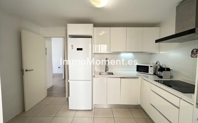 Resale - Apartment - Marbella - Nueva Andalucía