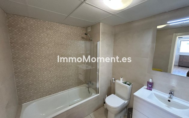 Resale - Apartment - Marbella - Nueva Andalucía