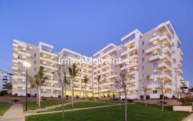 Resale - Apartment - Marbella - Nueva Andalucía