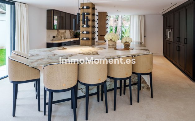 Resale - Detached villa - Marbella - Nueva Andalucía