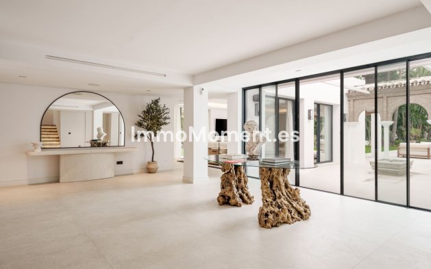 Resale - Detached villa - Marbella - Nueva Andalucía