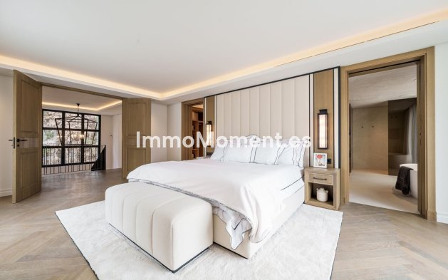 Resale - Detached villa - Marbella - Nueva Andalucía