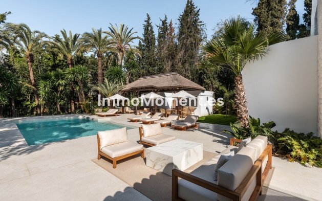 Resale - Detached villa - Marbella - Nueva Andalucía
