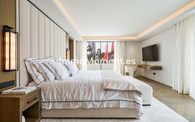 Resale - Detached villa - Marbella - Nueva Andalucía