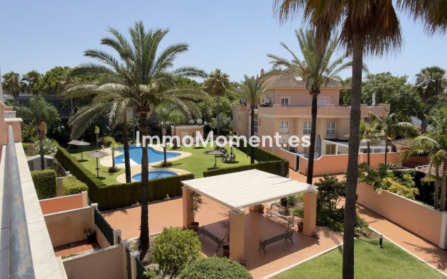 Resale - Apartment - Marbella - Elviria