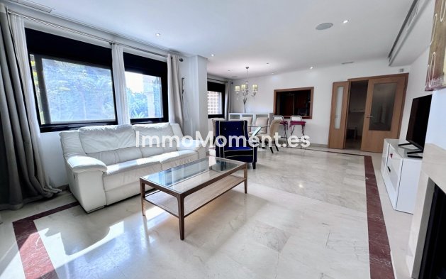 Resale - Apartment - Marbella - Puerto Banús