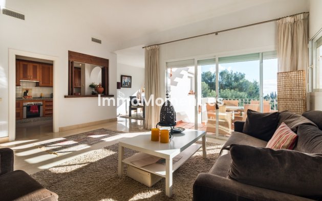 Resale - Townhouse - Inland  - Istán