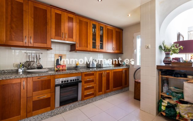 Resale - Townhouse - Inland  - Istán