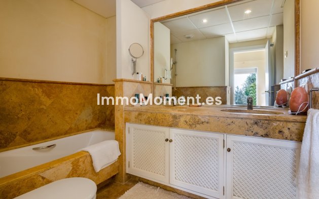Resale - Townhouse - Inland  - Istán