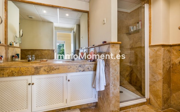 Resale - Townhouse - Inland  - Istán
