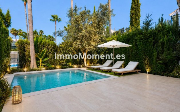 Resale - Townhouse - Marbella - Nueva Andalucía