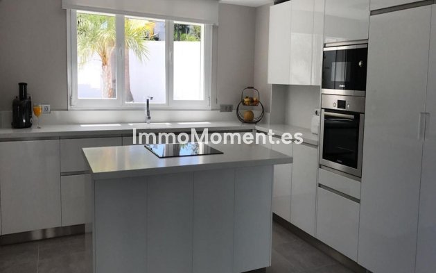 Reventa - Villa independiente - Marbella - Nueva Andalucía