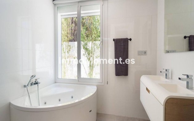 Reventa - Villa independiente - Marbella - Nueva Andalucía