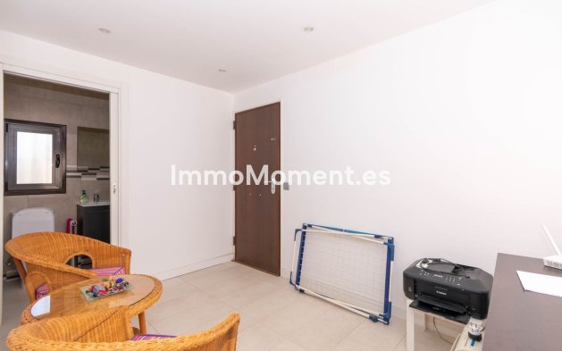 Resale - Detached villa - Estepona - Estepona Centro