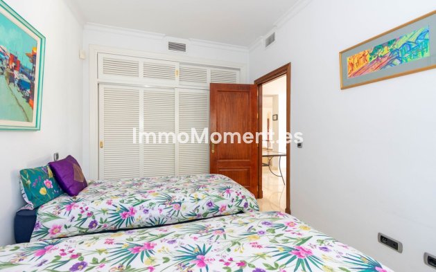 Resale - Detached villa - Estepona - Estepona Centro