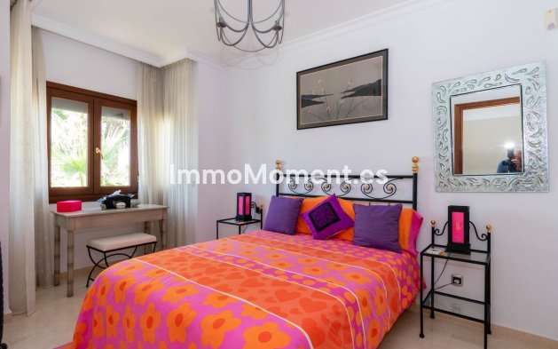 Resale - Detached villa - Estepona - Estepona Centro
