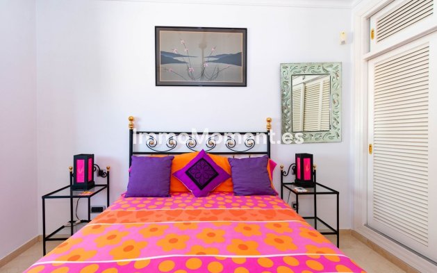 Resale - Detached villa - Estepona - Estepona Centro