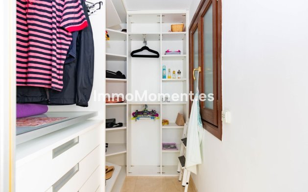 Resale - Detached villa - Estepona - Estepona Centro