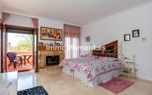 Resale - Detached villa - Estepona - Estepona Centro