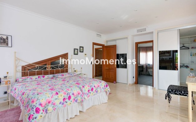 Resale - Detached villa - Estepona - Estepona Centro