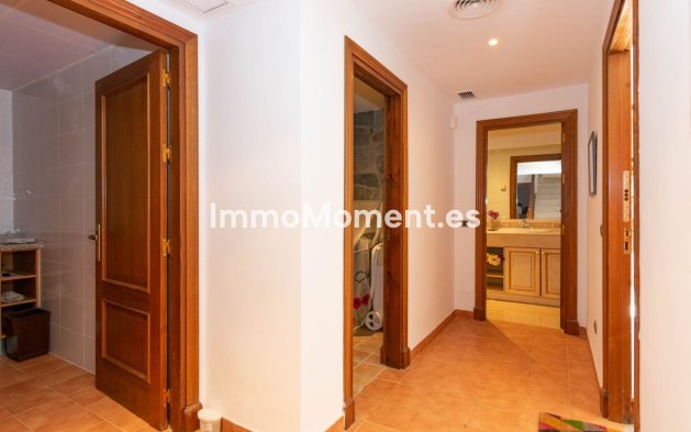 Resale - Detached villa - Estepona - Estepona Centro