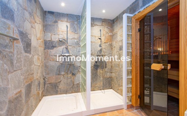 Resale - Detached villa - Estepona - Estepona Centro
