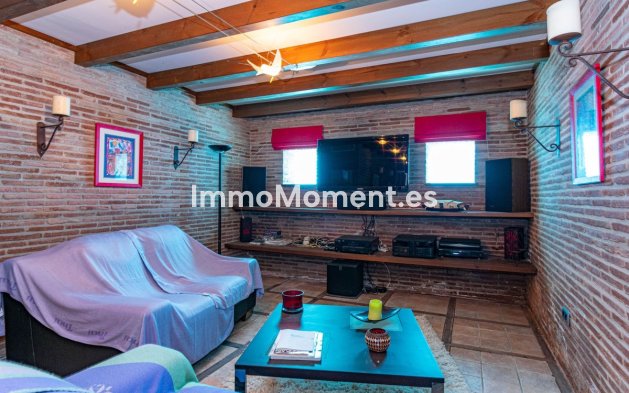 Resale - Detached villa - Estepona - Estepona Centro
