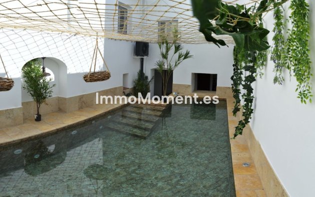 Resale - Townhouse - Estepona - Estepona Centro