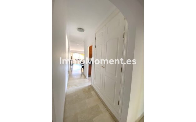Resale - Apartment - Marbella - Elviria