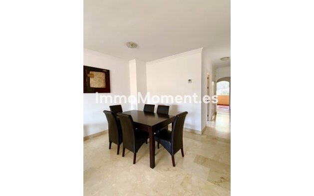 Resale - Apartment - Marbella - Elviria