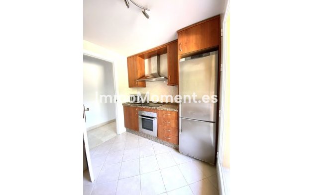 Resale - Apartment - Marbella - Elviria