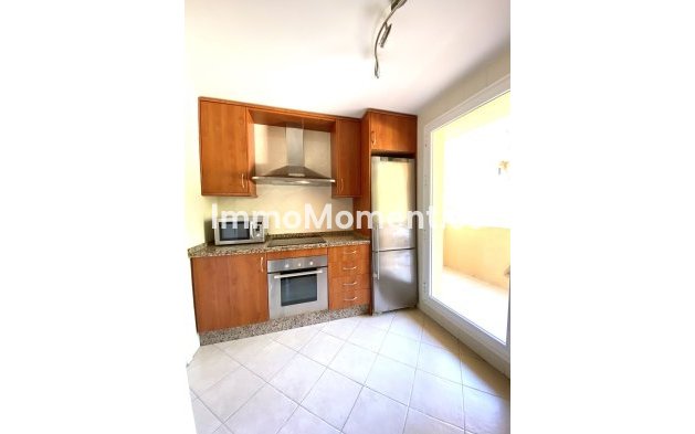 Resale - Apartment - Marbella - Elviria