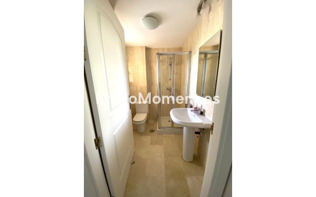 Resale - Apartment - Marbella - Elviria