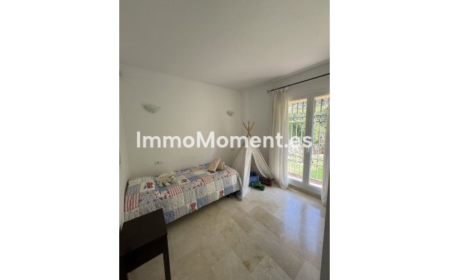 Resale - Apartment - Marbella - Elviria