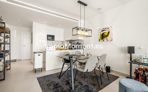 Resale - Apartment - Estepona - Estepona Centro