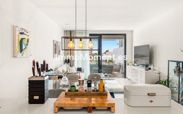 Resale - Apartment - Estepona - Estepona Centro
