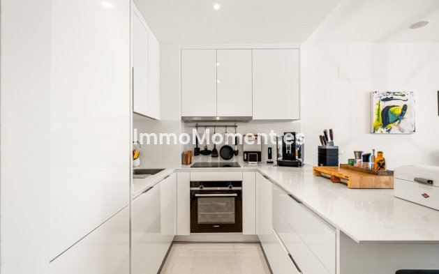 Resale - Apartment - Estepona - Estepona Centro