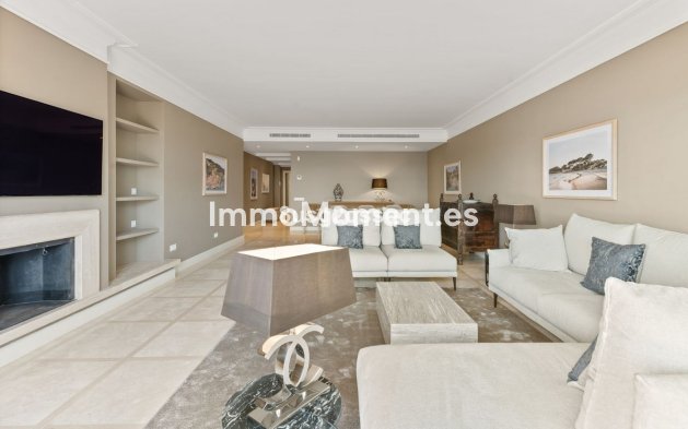 Resale - Apartment - Estepona - Costalita