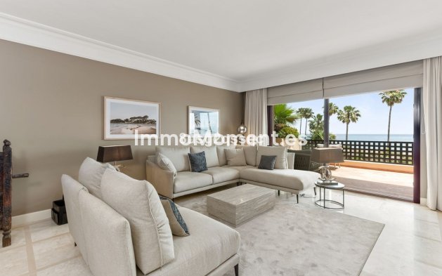 Resale - Apartment - Estepona - Costalita