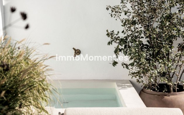 Resale - Detached villa - Marbella - Nueva Andalucía