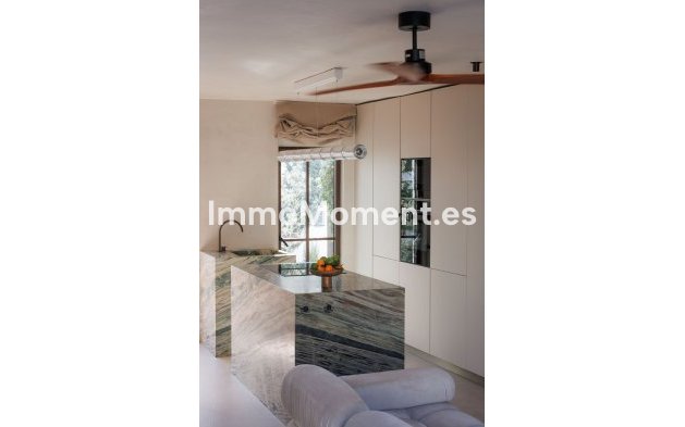 Resale - Detached villa - Marbella - Nueva Andalucía