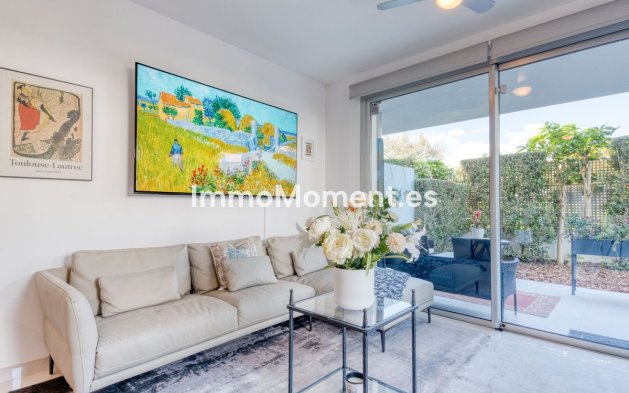 Resale - Apartment - Estepona - Bel Air