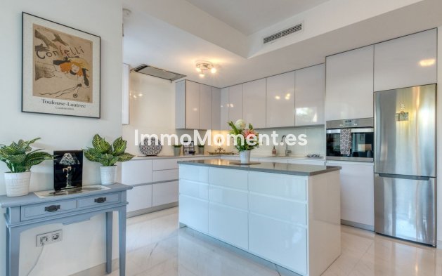 Resale - Apartment - Estepona - Bel Air