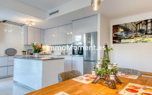 Resale - Apartment - Estepona - Bel Air