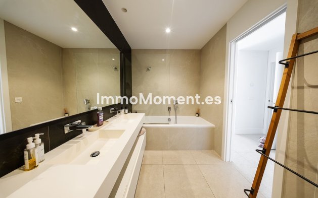 Resale - Apartment - Benahavís - La Quinta